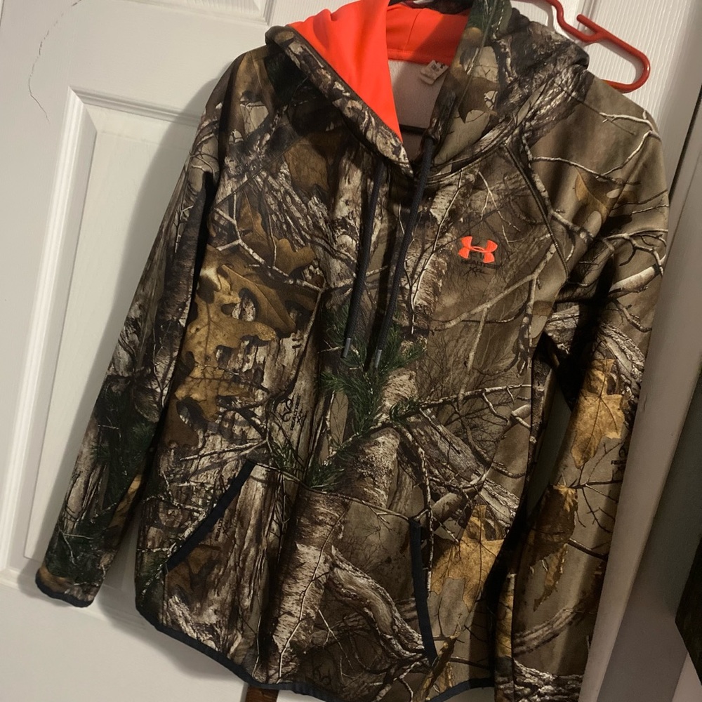 Camo under armour hoodie